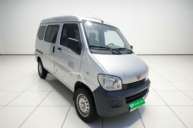 Used Wuling Zhiguang 2023 1.5L Practical Version 5/7 Seats Exterior 2