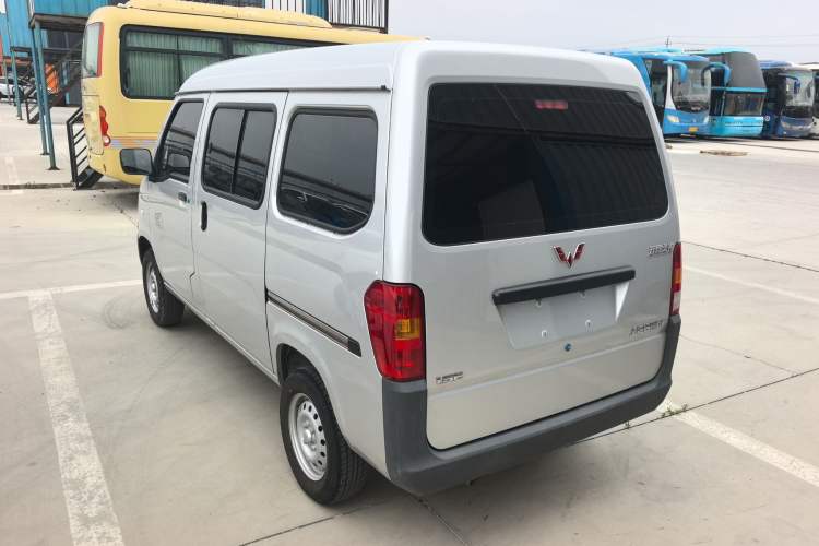 Used Wuling Zhiguang 2023 1.5L Practical Version 5/7 Seats Exterior 2
