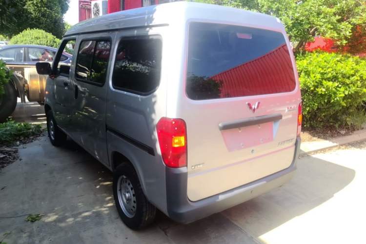 Used Wuling Zhiguang 2023 1.5L Practical Version 5/7 Seats Exterior 2
