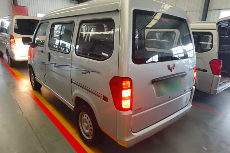 Used Wuling Zhiguang 2023 1.5L Practical Version 5/7 Seats Exterior 2