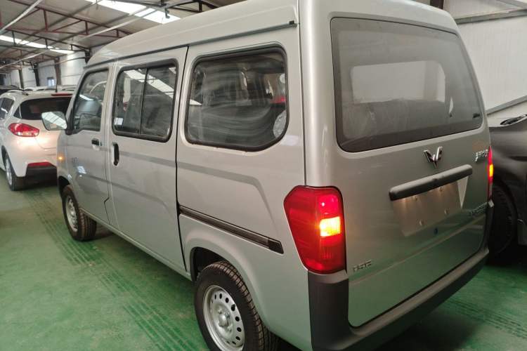 Used Wuling Zhiguang 2023 1.5L Practical Version 5/7 Seats Exterior 2