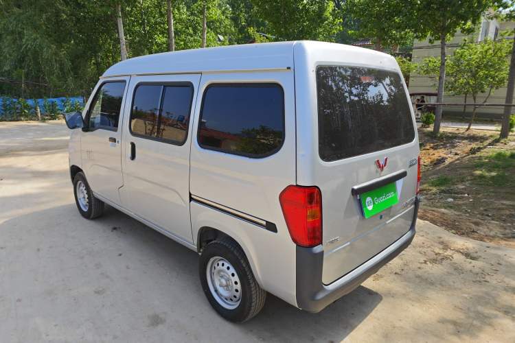 Used Wuling Zhiguang 2023 1.5L Practical Version 5/7 Seats Exterior 2