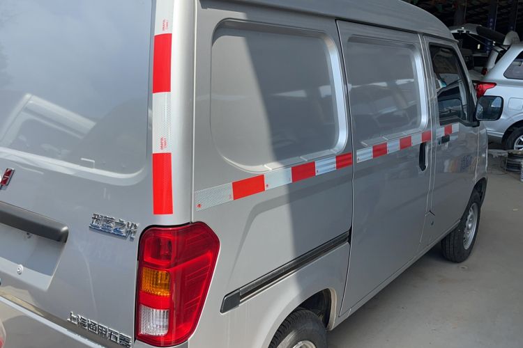 Used Wuling Zhiguang 2023 1.5L Utility Version with Enclosed Windows 2 Seats Exterior 3