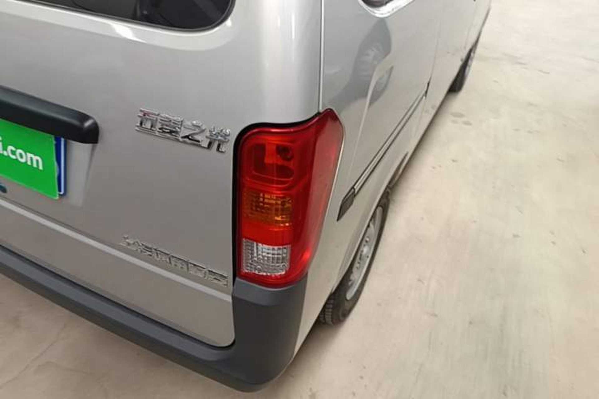 Used Wuling Zhiguang 2023 1.5L Practical Version 5/7 Seats Exterior 3