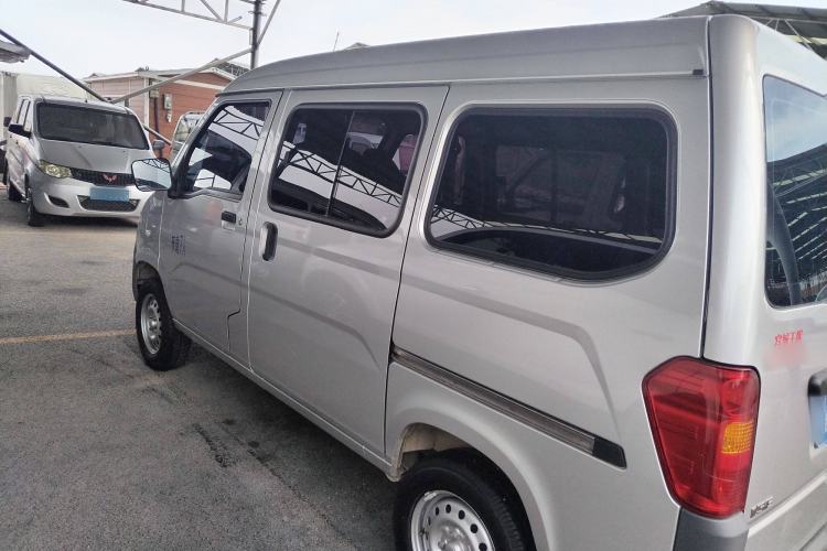 Used Wuling Zhiguang 2023 1.5L Practical Version 5/7 Seats Exterior 3