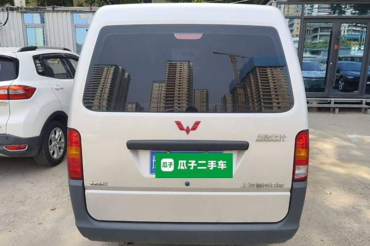 Used Wuling Zhiguang 2023 1.5L Practical Version 5/7 Seats Exterior 3
