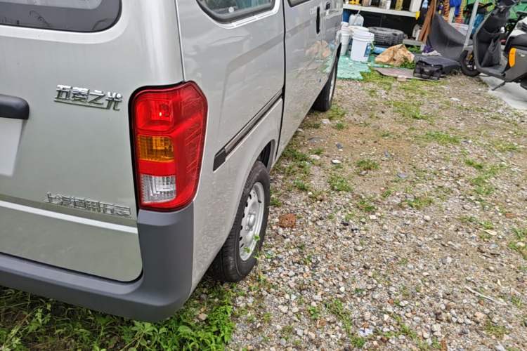 Used Wuling Zhiguang 2023 1.5L Practical Version 5/7 Seats Exterior 3