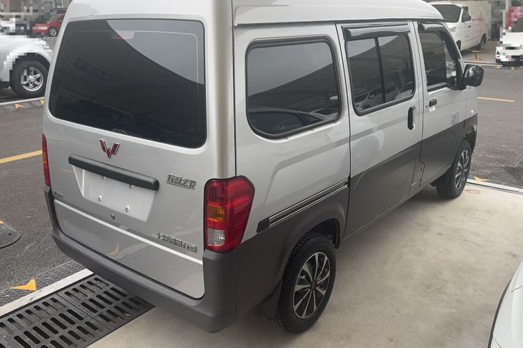 Used Wuling Zhiguang 2023 1.5L Practical Version 5/7 Seats Exterior 3
