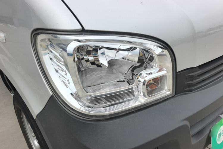 Used Wuling Zhiguang 2023 1.5L Practical Version 5/7 Seats Exterior 3