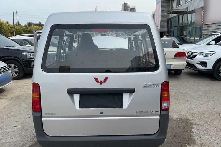 Used Wuling Zhiguang 2023 1.5L Practical Version 5/7 Seats Exterior 4