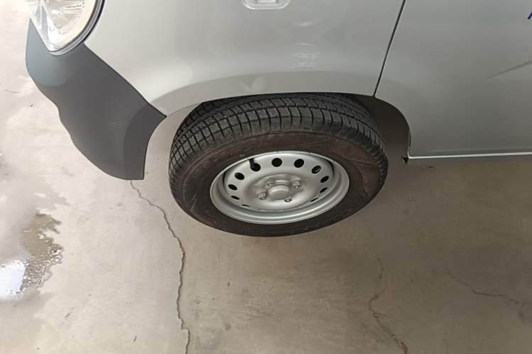 Used Wuling Zhiguang 2023 1.5L Practical Version 5/7 Seats Exterior 4