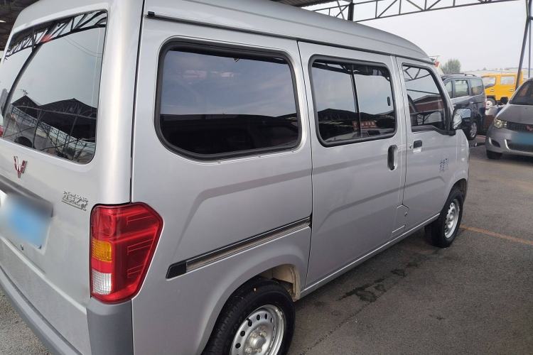 Used Wuling Zhiguang 2023 1.5L Practical Version 5/7 Seats Exterior 4