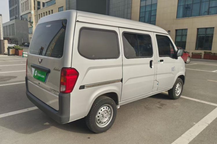 Used Wuling Zhiguang 2023 1.5L Practical Version 5/7 Seats Exterior 4