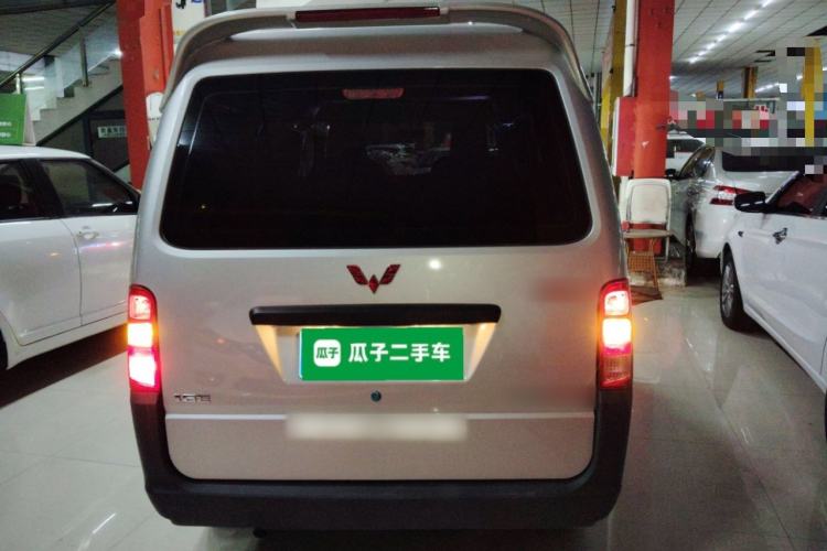 Used Wuling Zhiguang 2023 1.5L Practical Version 5/7 Seats Exterior 4