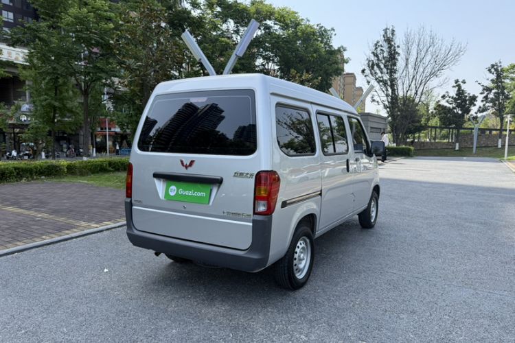 Used Wuling Zhiguang 2023 1.5L Practical Version 5/7 Seats Exterior 4