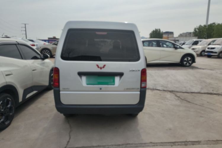 Used Wuling Zhiguang 2023 1.5L Practical Version 5/7 Seats Exterior 4