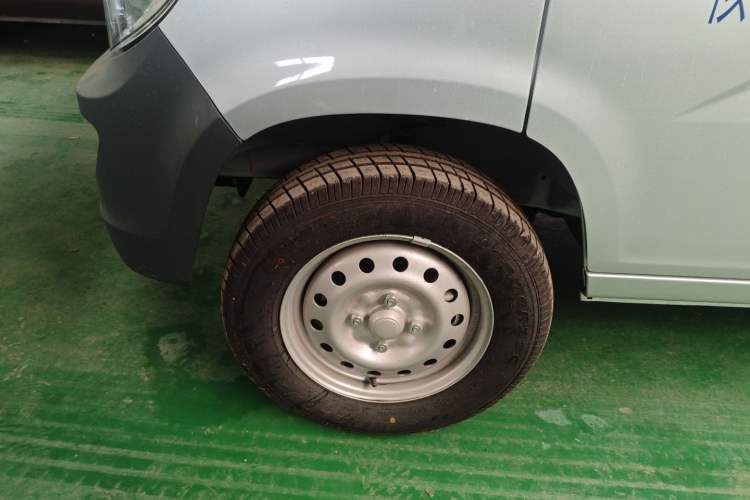 Used Wuling Zhiguang 2023 1.5L Practical Version 5/7 Seats Exterior 4