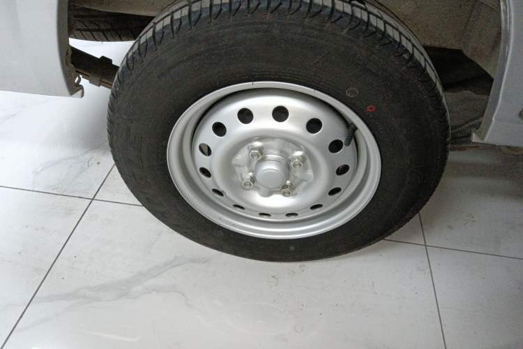 Used Wuling Zhiguang 2023 1.5L Utility Version with Enclosed Windows 2 Seats Exterior 5