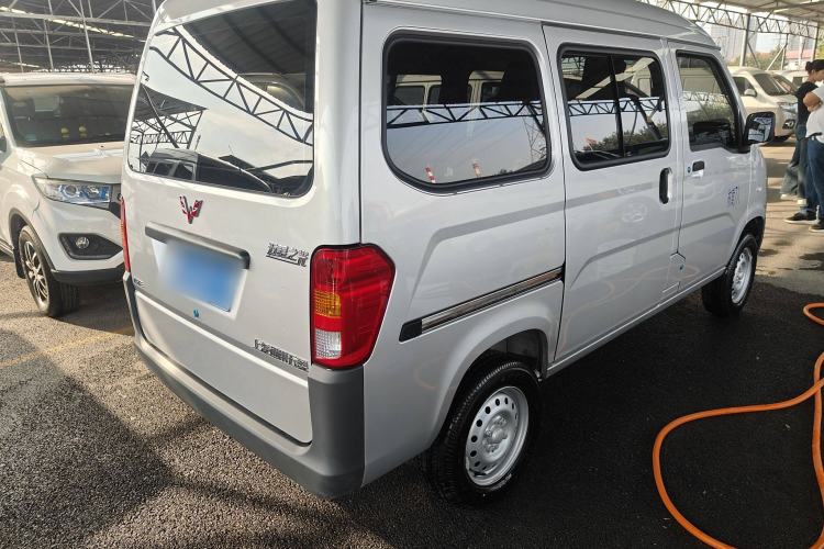 Used Wuling Zhiguang 2023 1.5L Practical Version 5/7 Seats Exterior 5