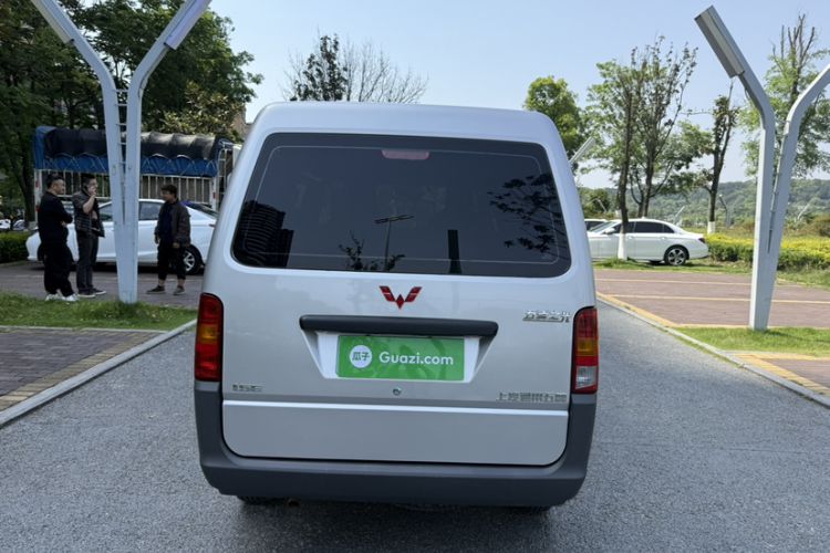 Used Wuling Zhiguang 2023 1.5L Practical Version 5/7 Seats Exterior 5