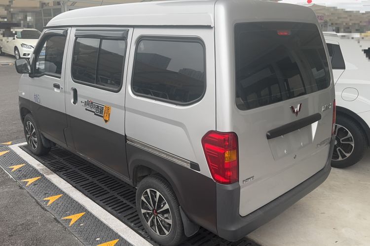 Used Wuling Zhiguang 2023 1.5L Practical Version 5/7 Seats Exterior 5
