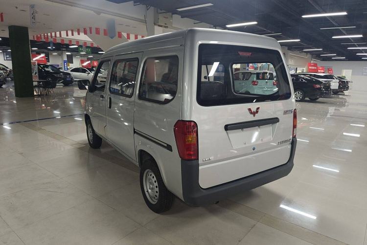 Used Wuling Zhiguang 2023 1.5L Practical Version 5/7 Seats Exterior 6