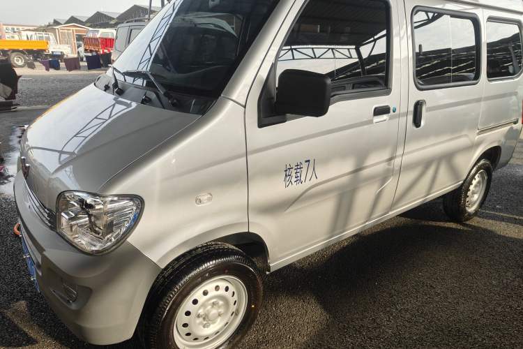 Used Wuling Zhiguang 2023 1.5L Practical Version 5/7 Seats Exterior 6