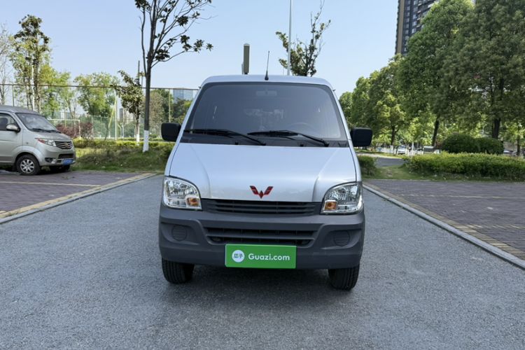 Used Wuling Zhiguang 2023 1.5L Practical Version 5/7 Seats Exterior 6