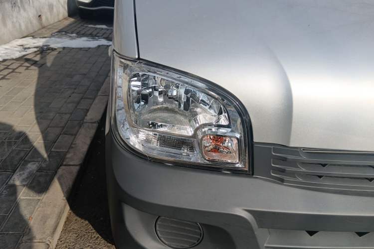 Used Wuling Zhiguang 2023 1.5L Practical Version 5/7 Seats Exterior 6