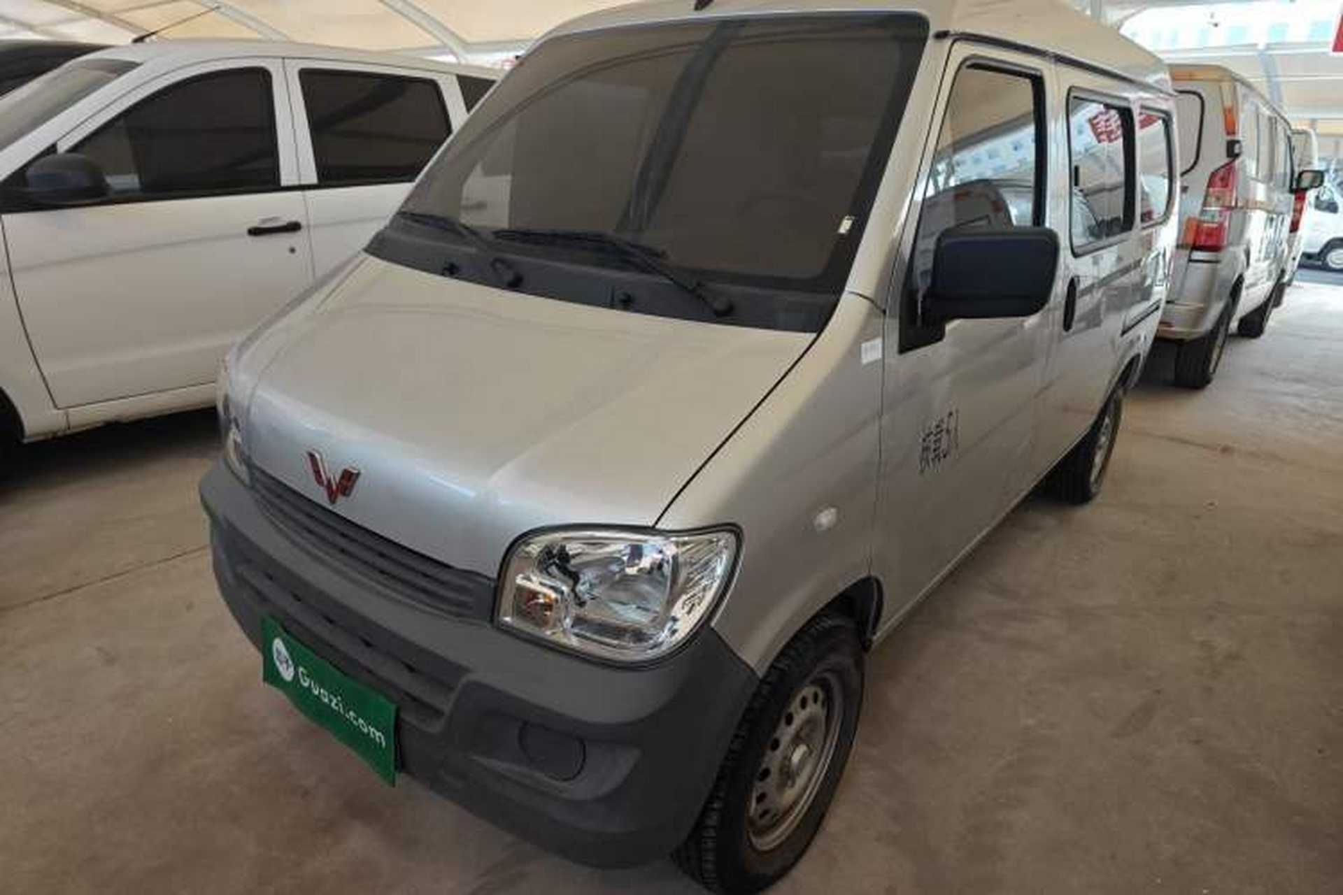 Used Wuling Zhiguang 2023 1.5L Practical Version 5/7 Seats Front Left 45 Deg