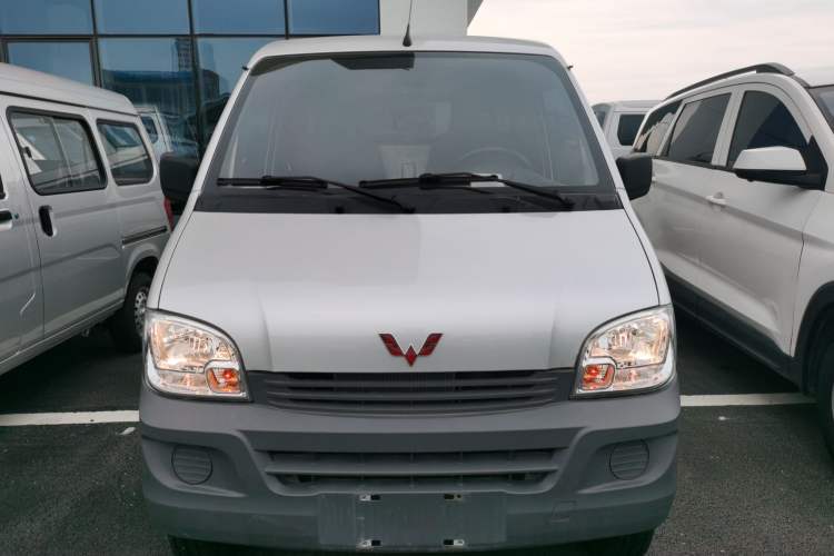 Used Wuling Zhiguang 2023 1.5L Utility Version with Enclosed Windows 2 Seats Front