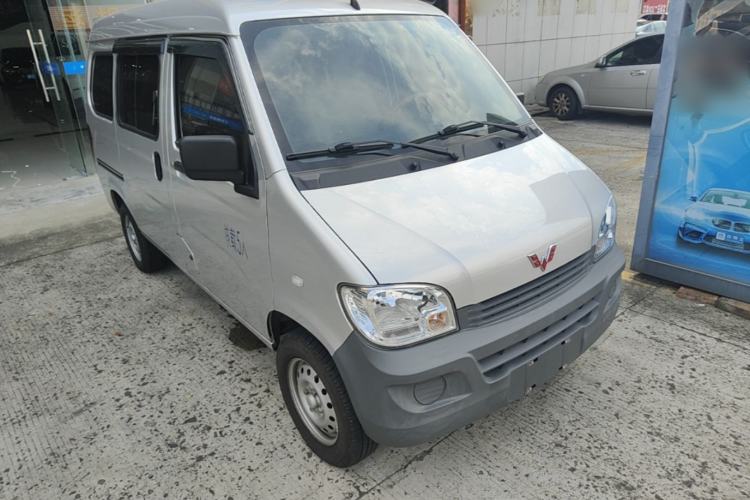 Used Wuling Zhiguang 2023 1.5L Practical Version 5/7 Seats Front Right 45 Deg