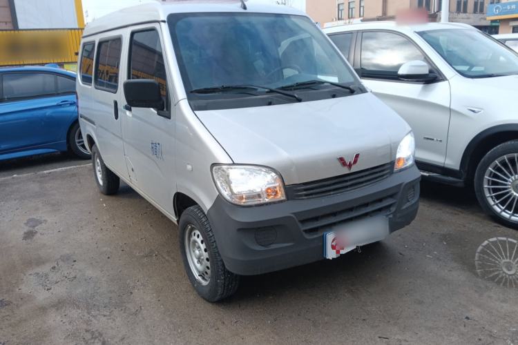 Used Wuling Zhiguang 2023 1.5L Practical Version 5/7 Seats Front Right 45 Deg