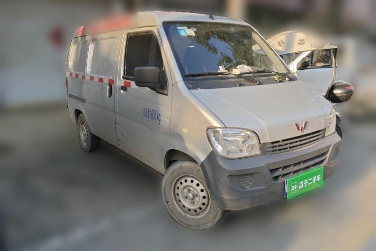 Used Wuling Zhiguang 2023 1.5L Utility Version with Enclosed Windows 2 Seats Front Right 45 Deg