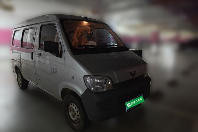 Used Wuling Zhiguang 2023 1.5L Practical Version 5/7 Seats Front Right 45 Deg