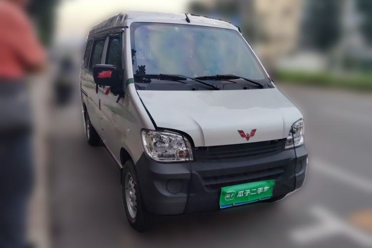 Used Wuling Zhiguang 2023 1.5L Practical Version 5/7 Seats Front Right 45 Deg