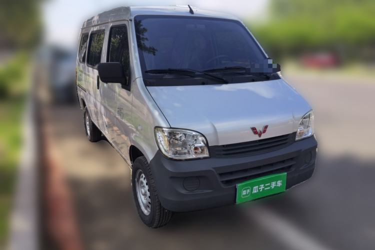 Used Wuling Zhiguang 2023 1.5L Practical Version 5/7 Seats Front Right 45 Deg
