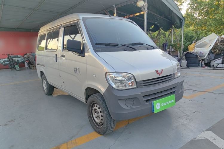Used Wuling Zhiguang 2023 1.5L Practical Version 5/7 Seats Front Right 45 Deg