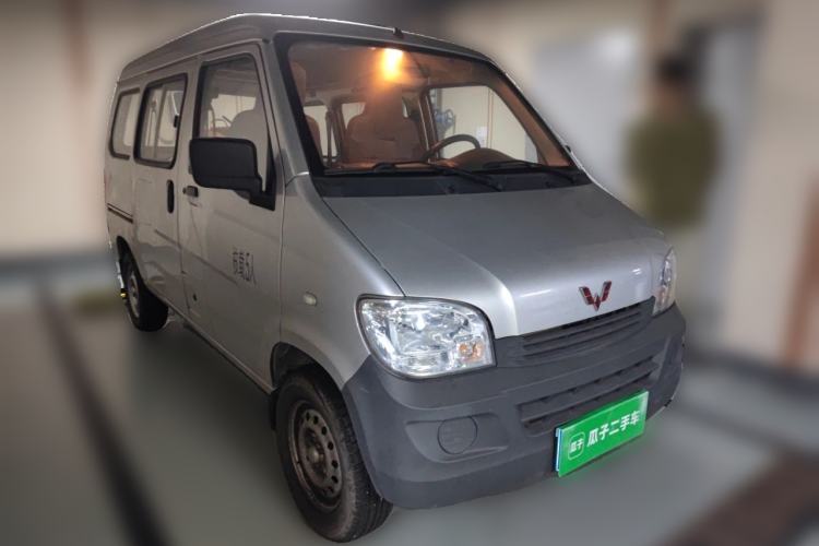 Used Wuling Zhiguang 2023 1.5L Practical Version 5/7 Seats Front Right 45 Deg