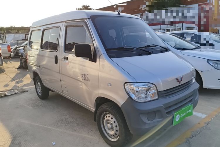 Used Wuling Zhiguang 2023 1.5L Practical Version 5/7 Seats Front Right 45 Deg