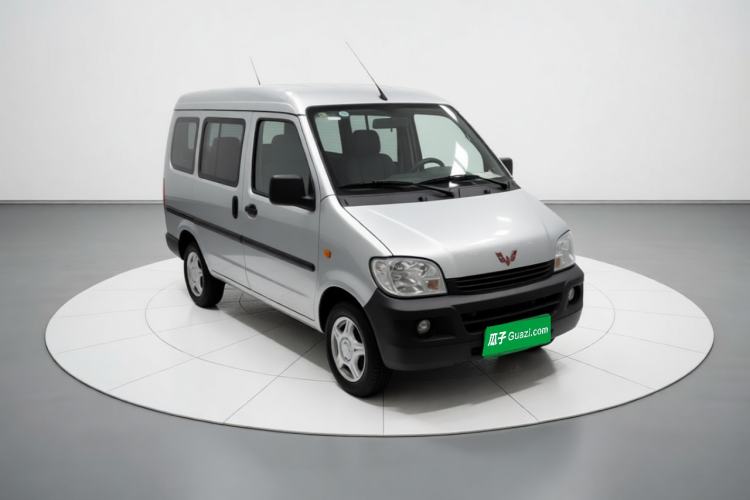 Used Wuling Zhiguang 2023 1.5L Practical Version 5/7 Seats Front Right 45 Deg