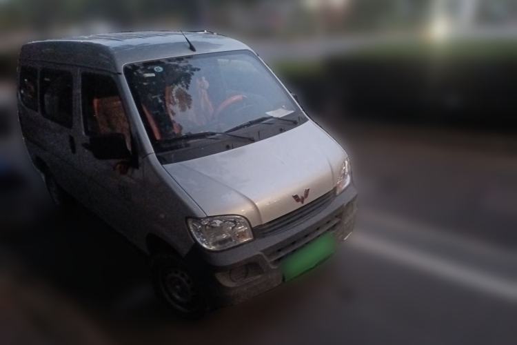 Used Wuling Zhiguang 2023 1.5L Practical Version 5/7 Seats Front Right 45 Deg