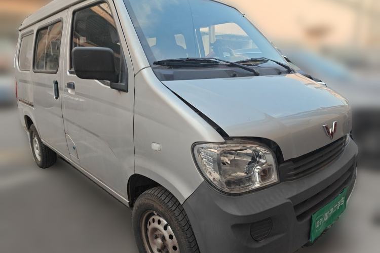 Used Wuling Zhiguang 2023 1.5L Practical Version 5/7 Seats Front Right 45 Deg