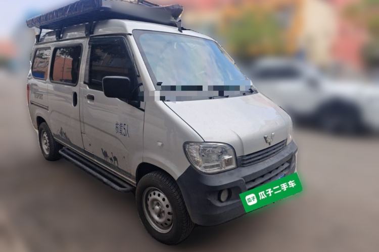 Used Wuling Zhiguang 2023 1.5L Practical Version 5/7 Seats Front Right 45 Deg