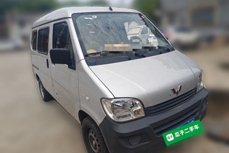 Used Wuling Zhiguang 2023 1.5L Practical Version 5/7 Seats Front Right 45 Deg