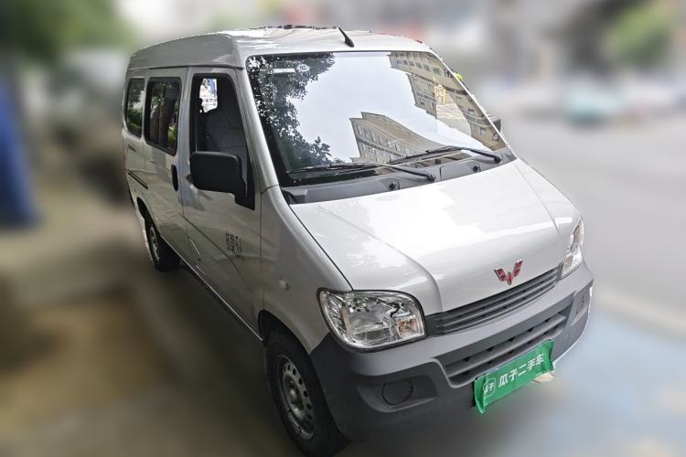 Used Wuling Zhiguang 2023 1.5L Practical Version 5/7 Seats Front Right 45 Deg