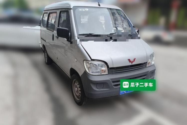 Used Wuling Zhiguang 2023 1.5L Practical Version 5/7 Seats Front Right 45 Deg