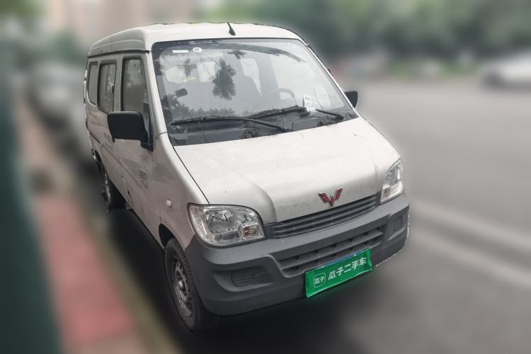 Used Wuling Zhiguang 2023 1.5L Practical Version 5/7 Seats Front Right 45 Deg