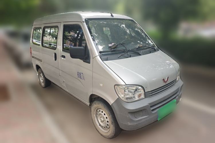 Used Wuling Zhiguang 2023 1.5L Practical Version 5/7 Seats Front Right 45 Deg