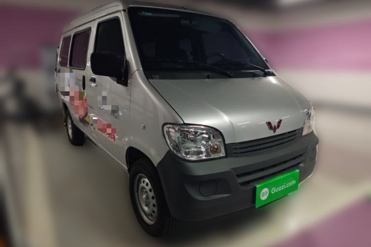 Used Wuling Zhiguang 2023 1.5L Practical Version 5/7 Seats Front Right 45 Deg